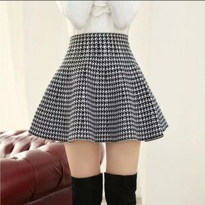 Derek Houndstooth Flare Skirt Sz M